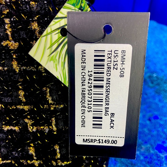 BADGLEY MISCHKA Black & White
Bouclé-Tweed Crossbody/Shoulder Bag, NWT - Picture 3 of 4